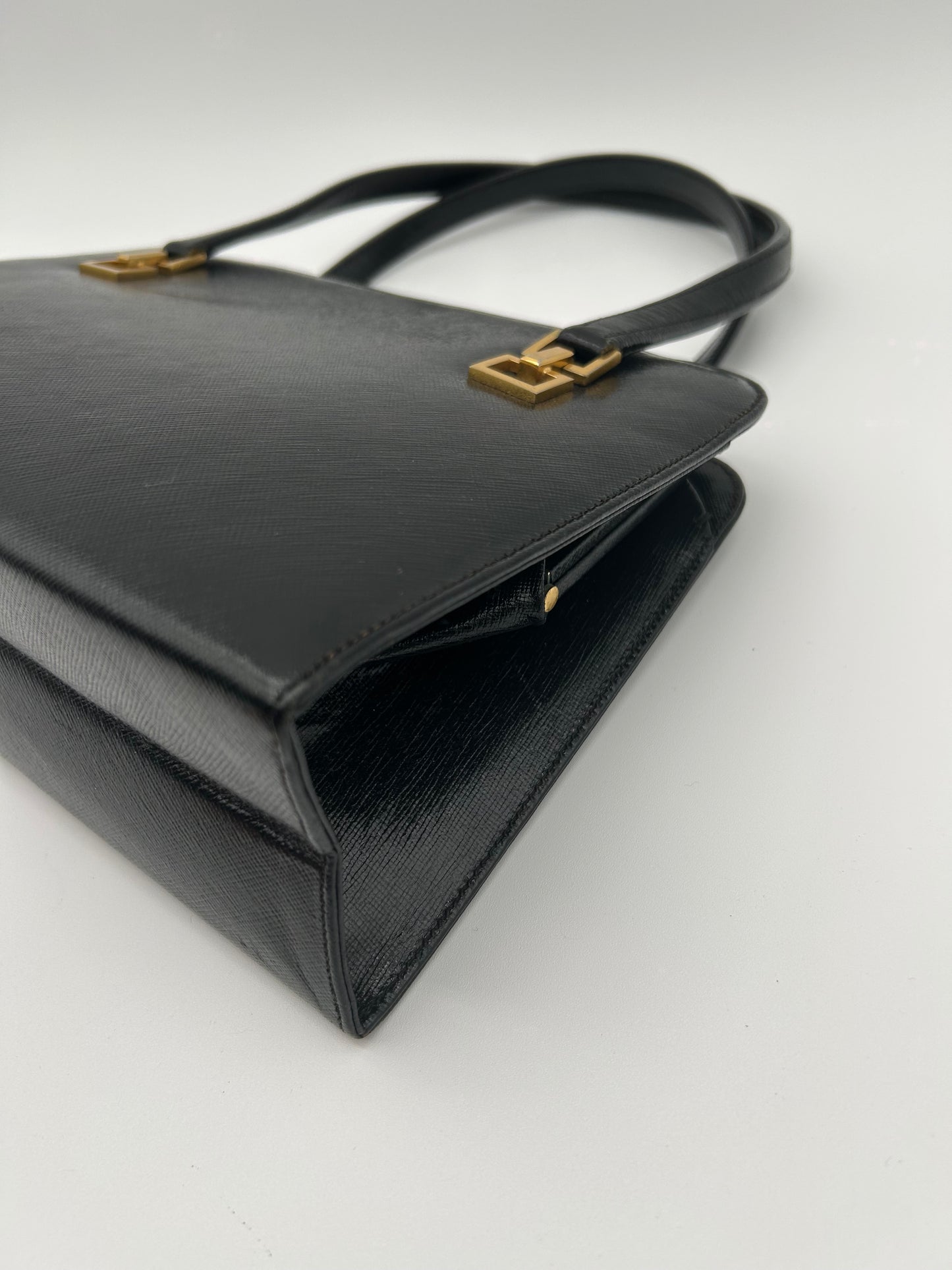 Vintage 60'/70' Gucci bag in black leather